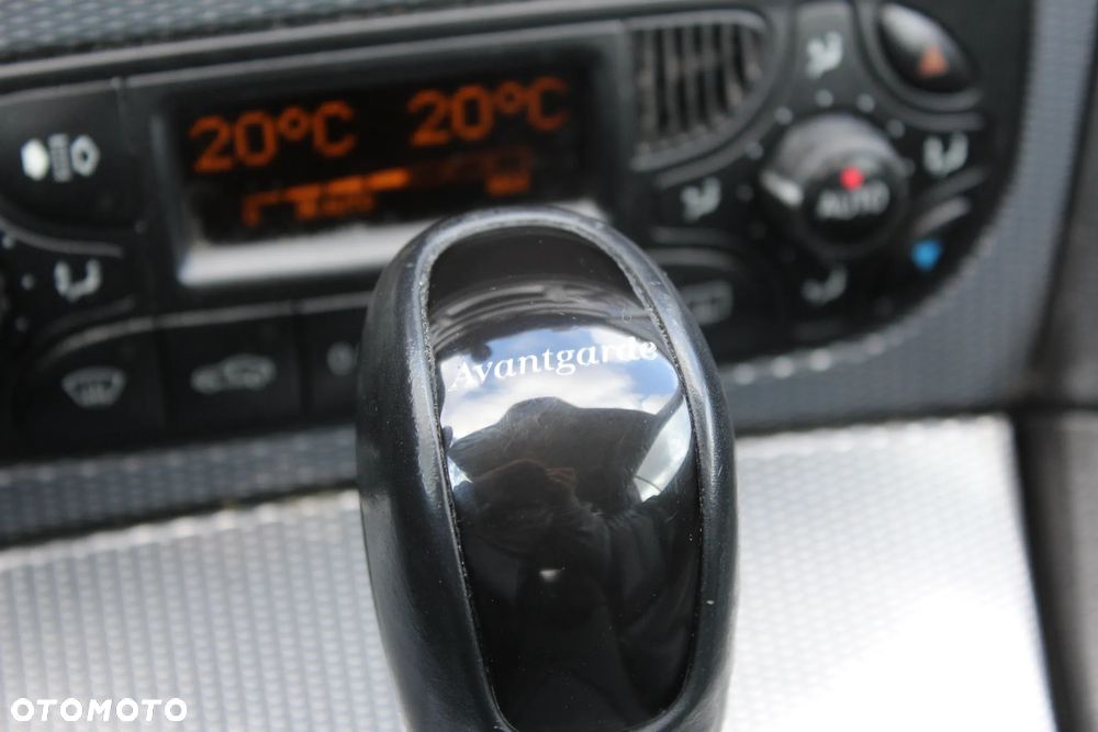 Mercedes-Benz CLK - 21