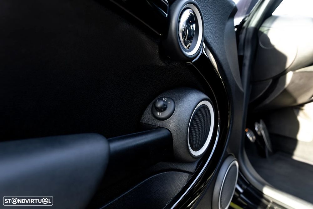 MINI 3 Portas John Cooper Works - 23