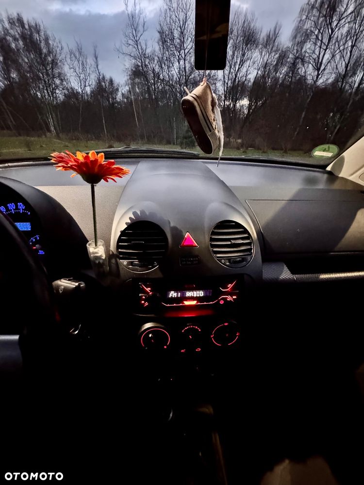 Volkswagen New Beetle 1.6 United - 14