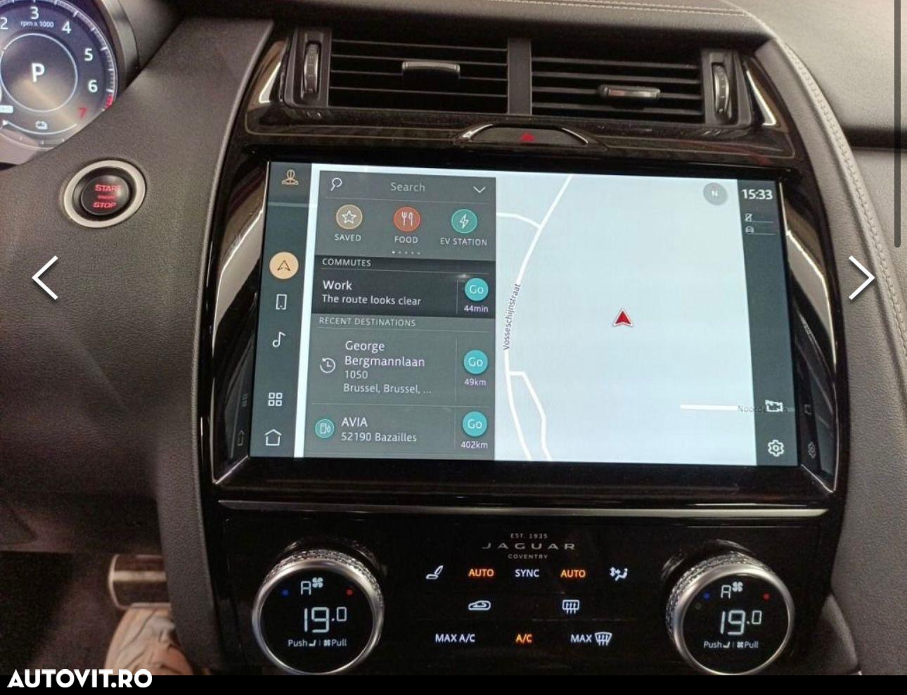 Jaguar E-Pace P300e AWD R-Dynamic SE - 8