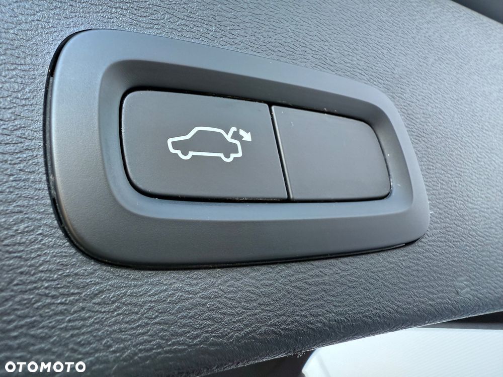 Volvo XC 40 T2 Momentum Core - 11