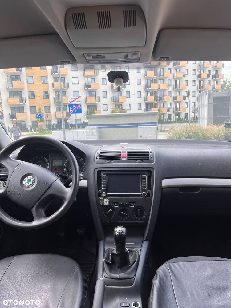 Skoda Octavia 1.6 FSI Classic - 9