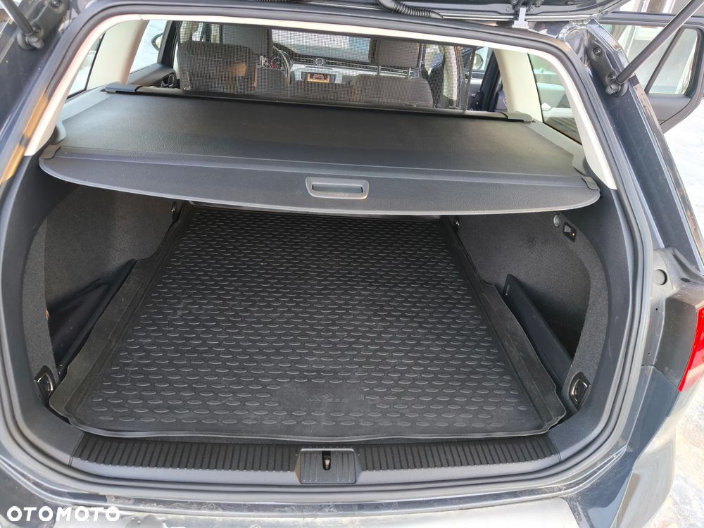 Volkswagen Passat 2.0 TDI SCR DSG Comfortline - 14