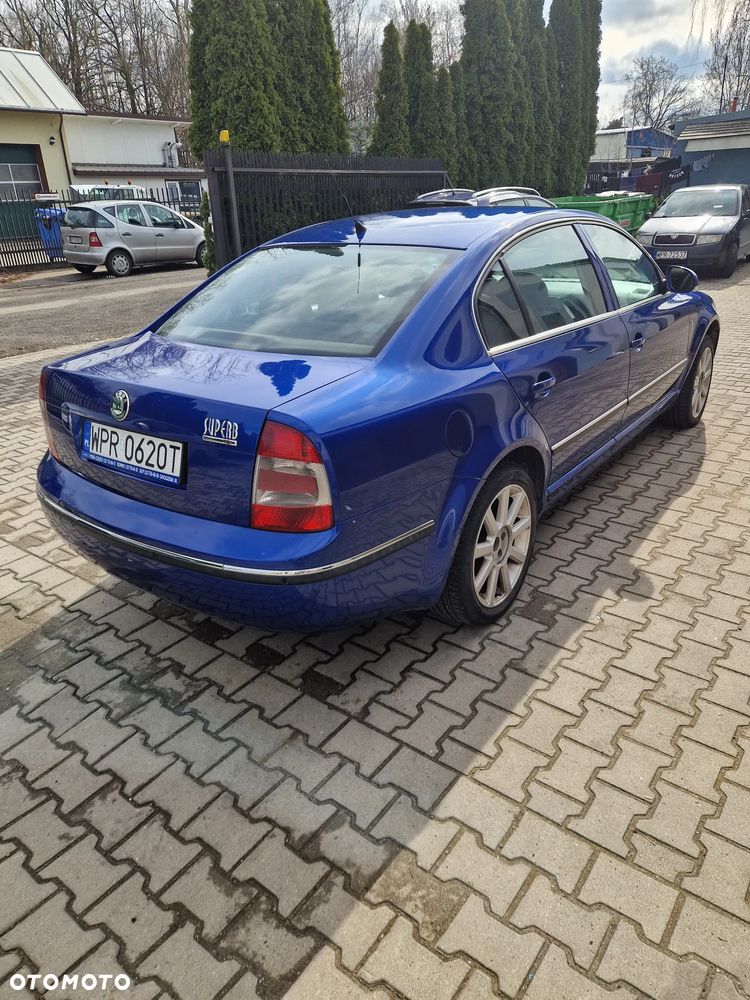 Skoda Superb 2.0 TDI DPF Elegance - 4