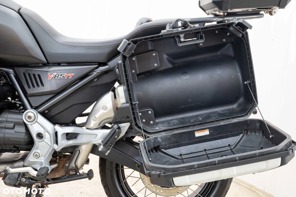 Moto Guzzi V85 - 15