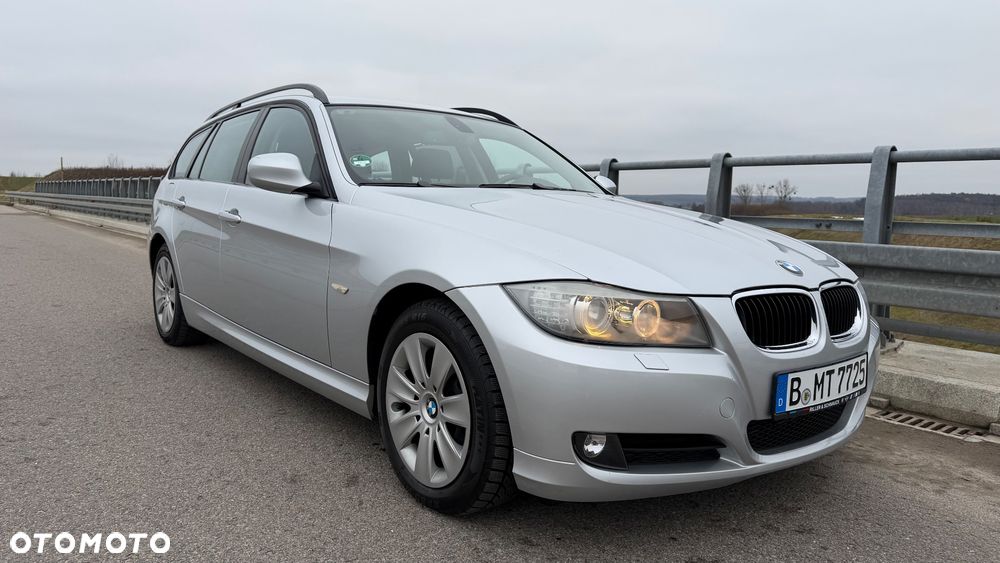 BMW Seria 3 320d xDrive - 11