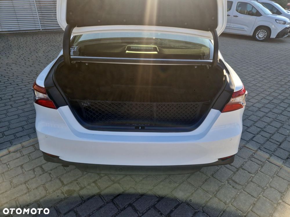 Toyota Camry 2.5 Hybrid Comfort CVT - 14