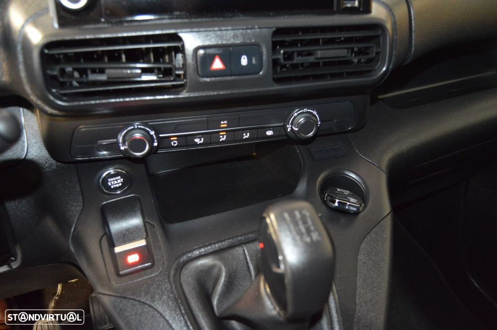 Peugeot Partner 1.5 BlueHDi Asphalt Longa - 45