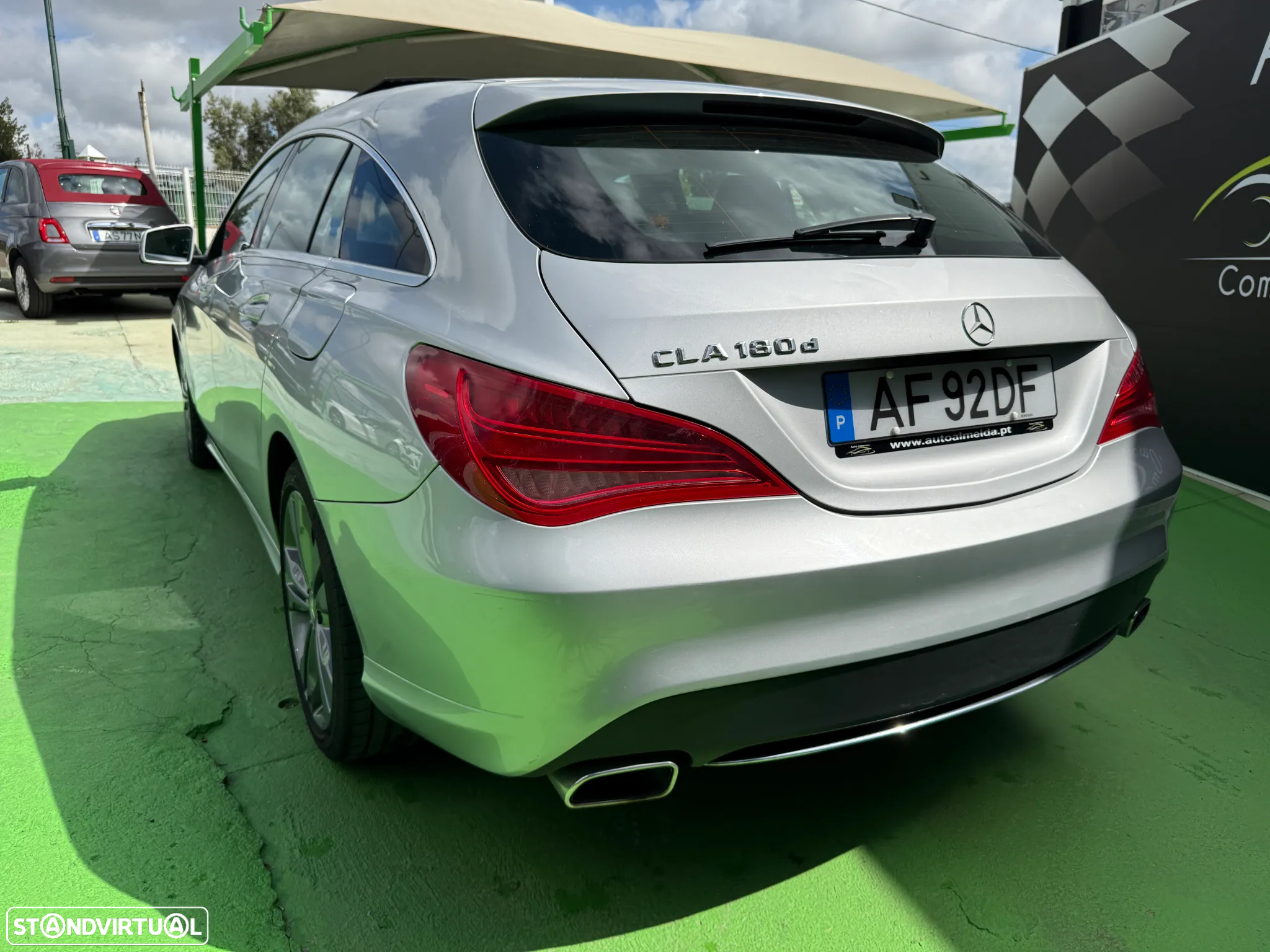 Mercedes-Benz CLA 180 Shooting Brake d Urban - 9