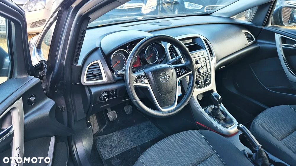 Opel Astra 1.4 Turbo Exklusiv - 30