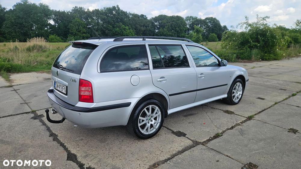 Skoda Octavia 1.8T Tour Sport - 3