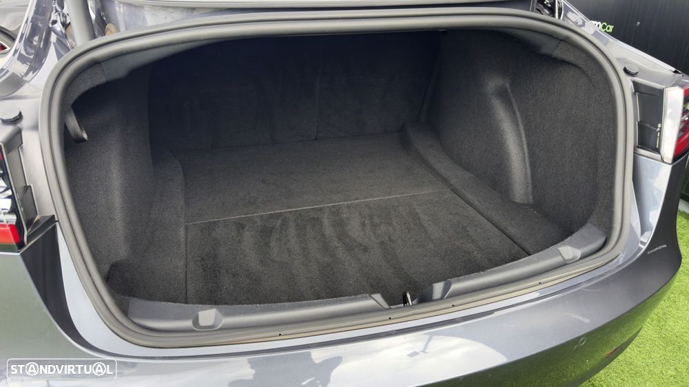 Tesla Model 3 Standard Range Plus RWD — fotografia 34