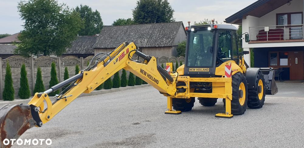 New Holland LB115B rok 2006 łyżka skarpowa hydr. + do kopania na dżojstikach - 38