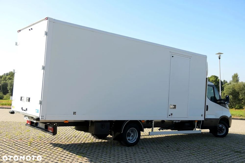Iveco DAILY 50-180 * KONTENER Długość 6,1m 12epal* PRZEB 166 000km! * Salon Polska - 9