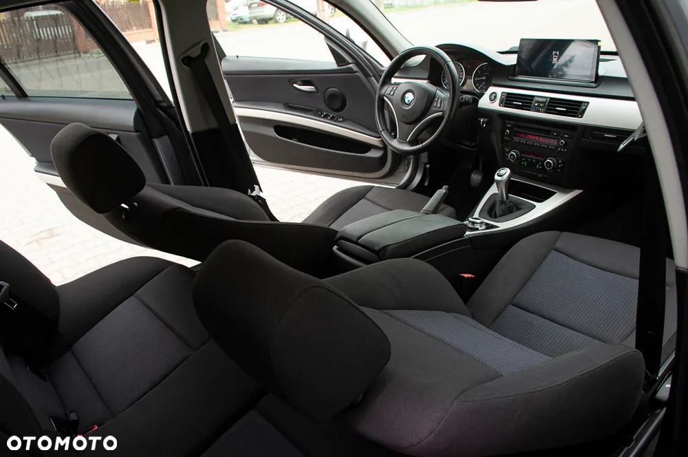 BMW Seria 3 318i - 12