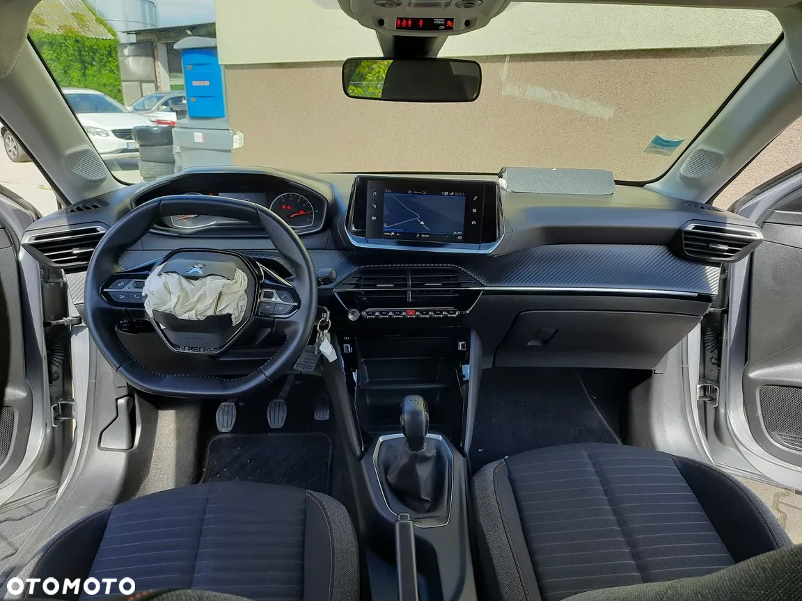 Peugeot 208 - 21