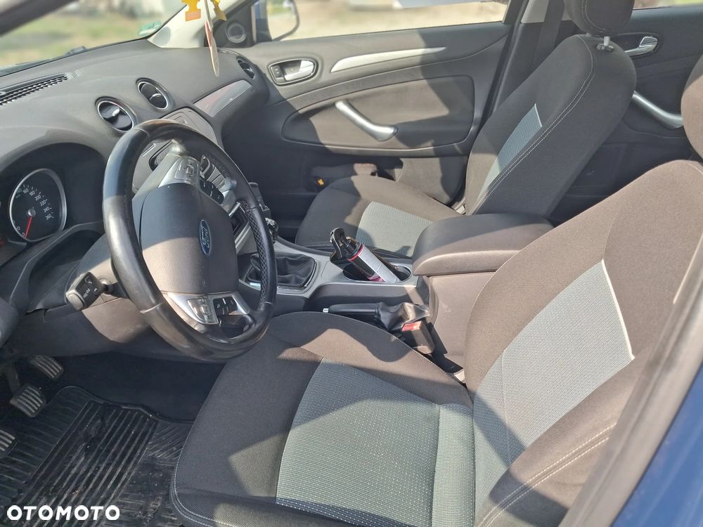 Ford Mondeo 2.0 TDCi Ambiente - 8