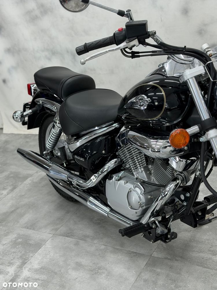 Suzuki Intruder - 6