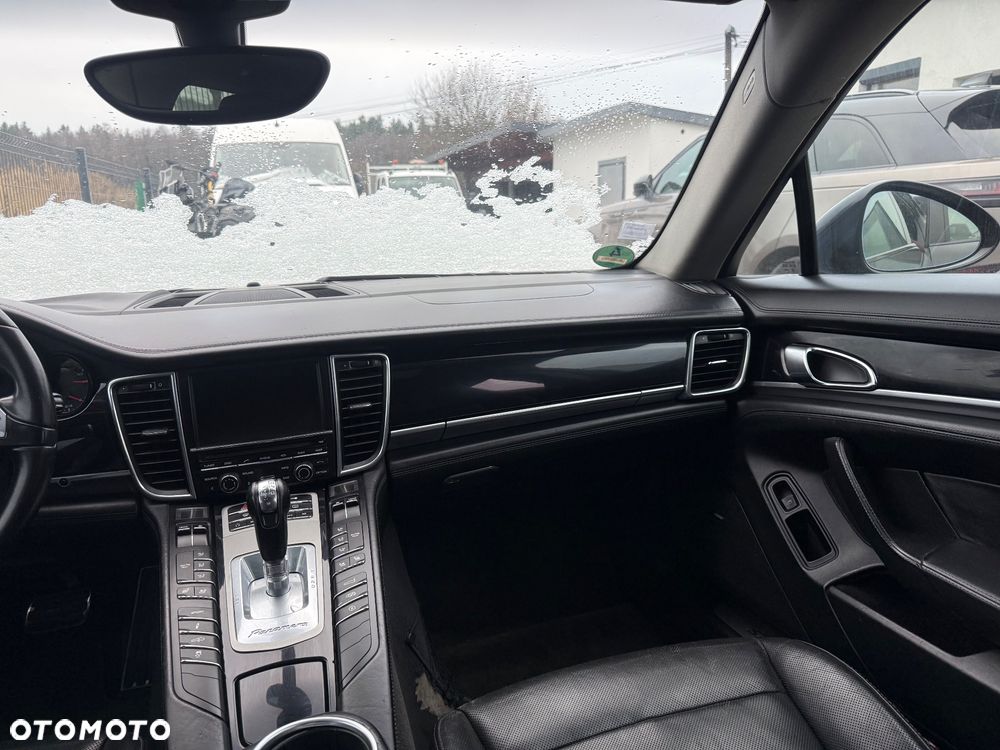 Porsche Panamera 4S - 10
