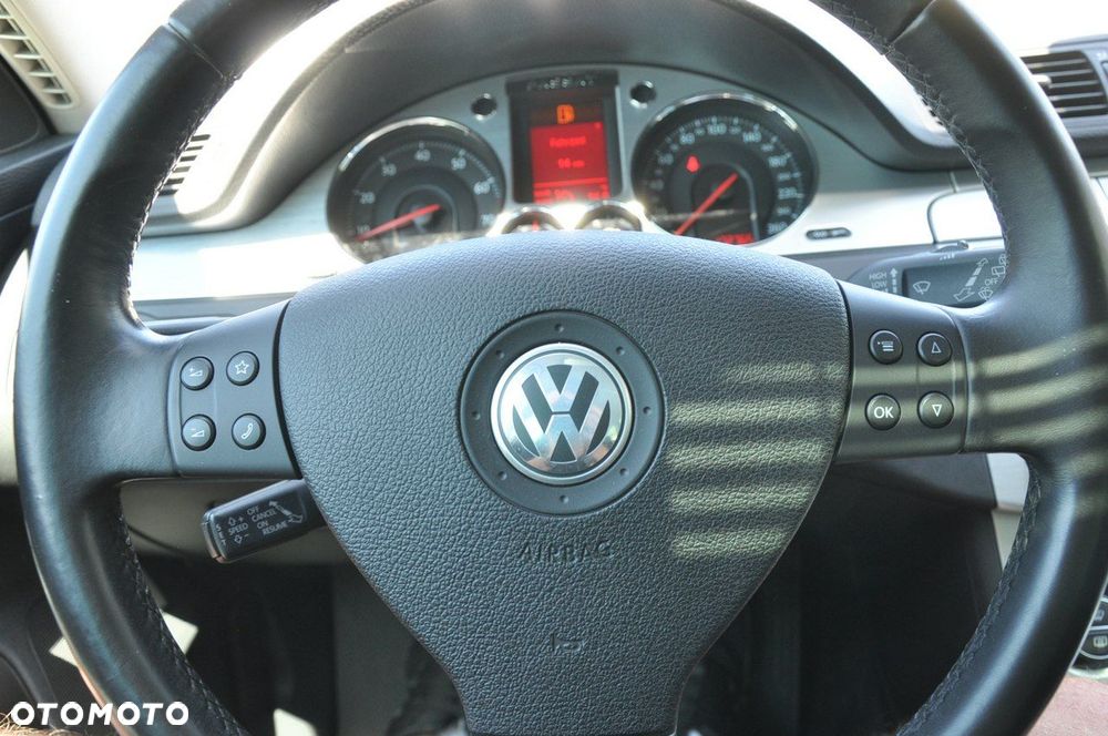 Volkswagen Passat - 14