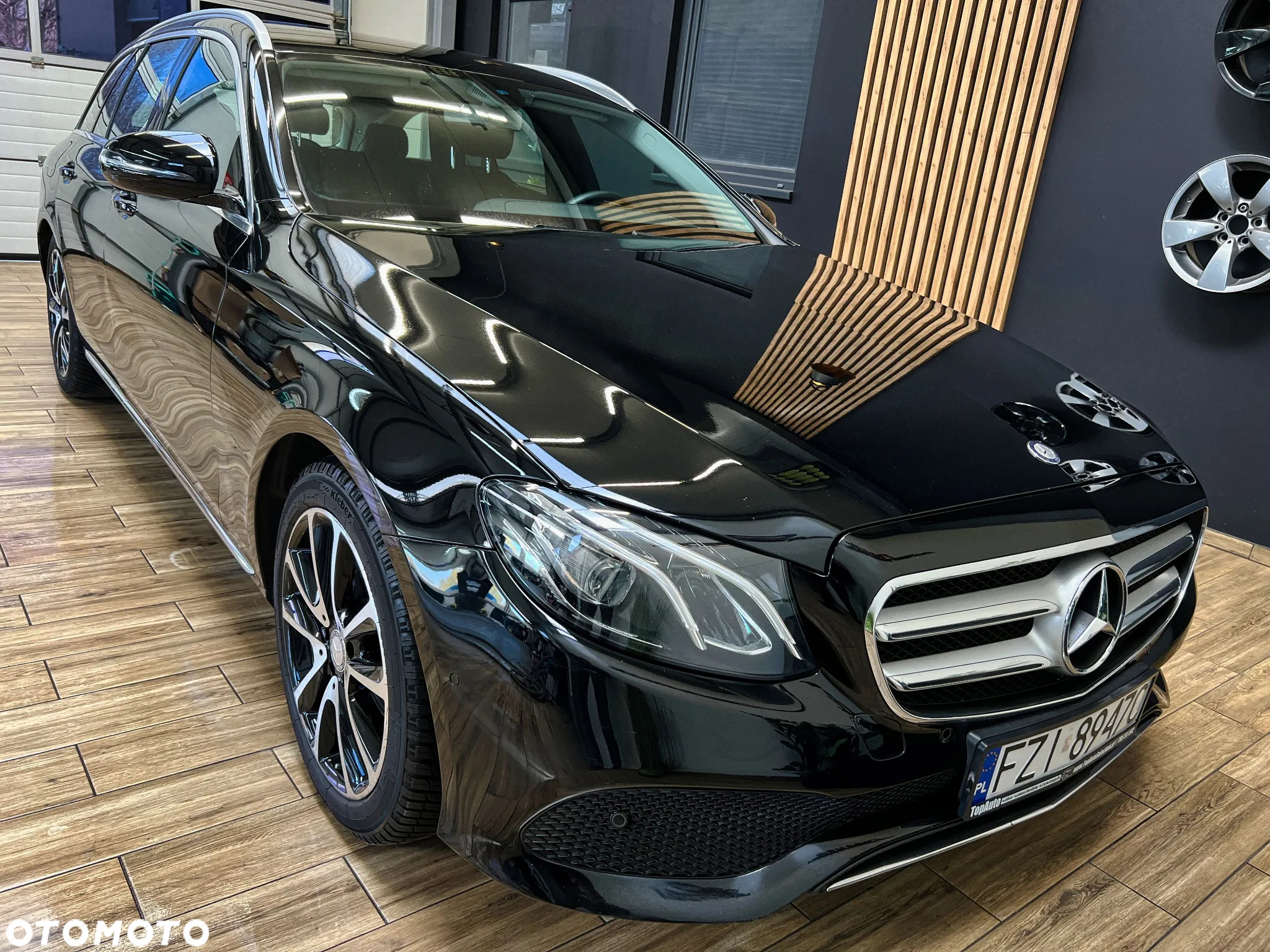 Mercedes-Benz Klasa E 220 d - 4