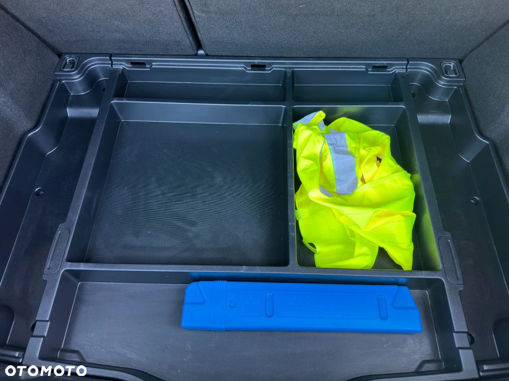 Kia Ceed 1.6 GDI DCT Spirit - 27