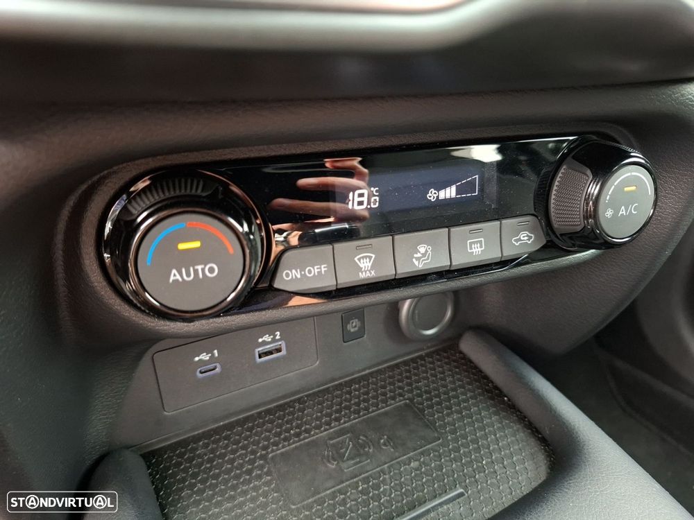Nissan Juke 1.6 Hybrid N-Connecta Two Tone - 23