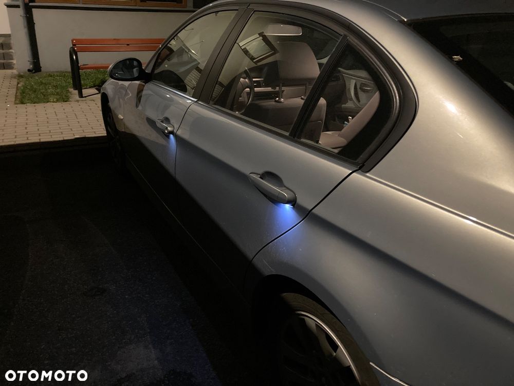 BMW Seria 3 320i - 8