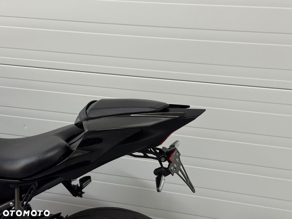 Yamaha R7 - 21