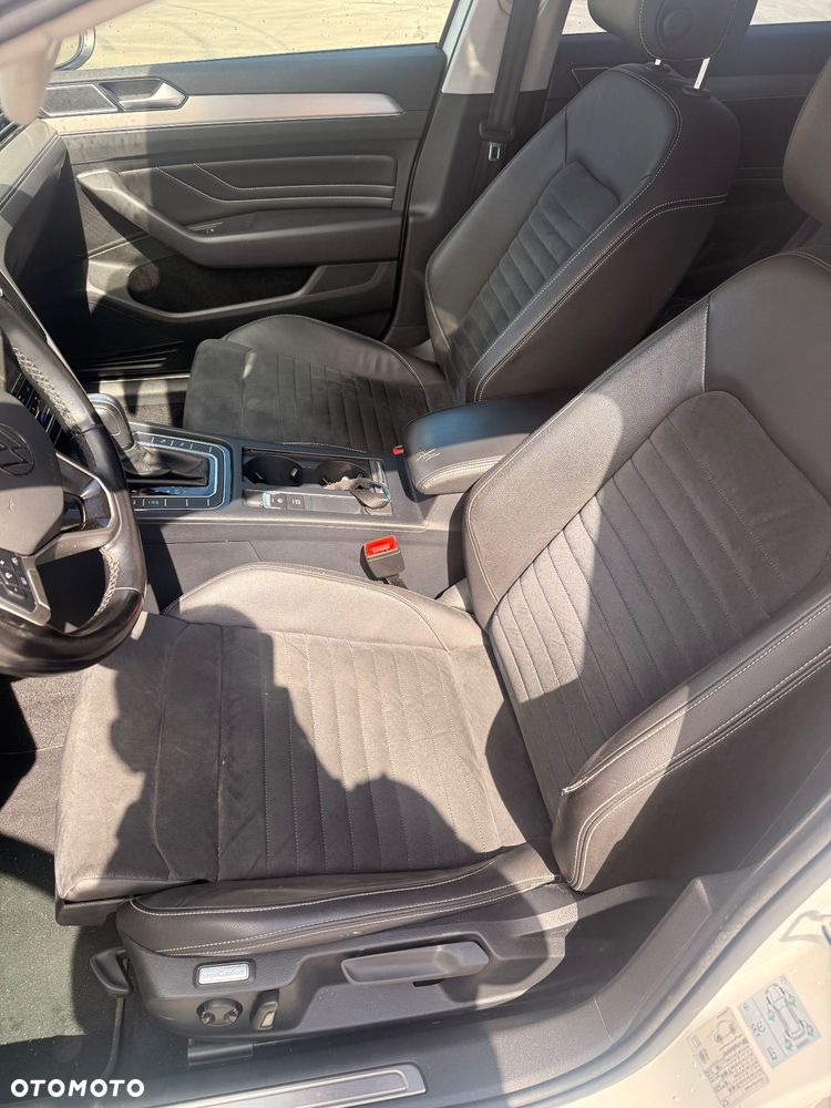 Volkswagen Passat 2.0 TDI EVO Elegance DSG - 17