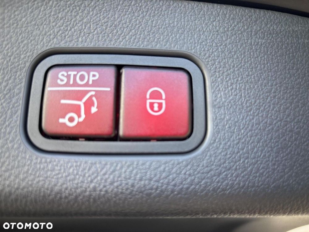 Mercedes-Benz GLC - 27