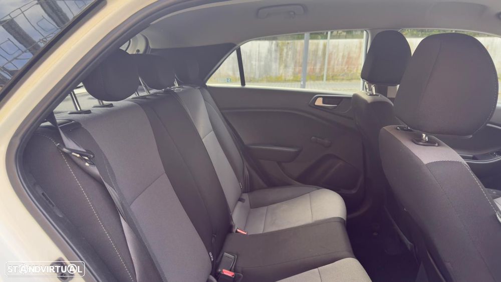 Hyundai i20 1.1 CRDi Comfort - 7