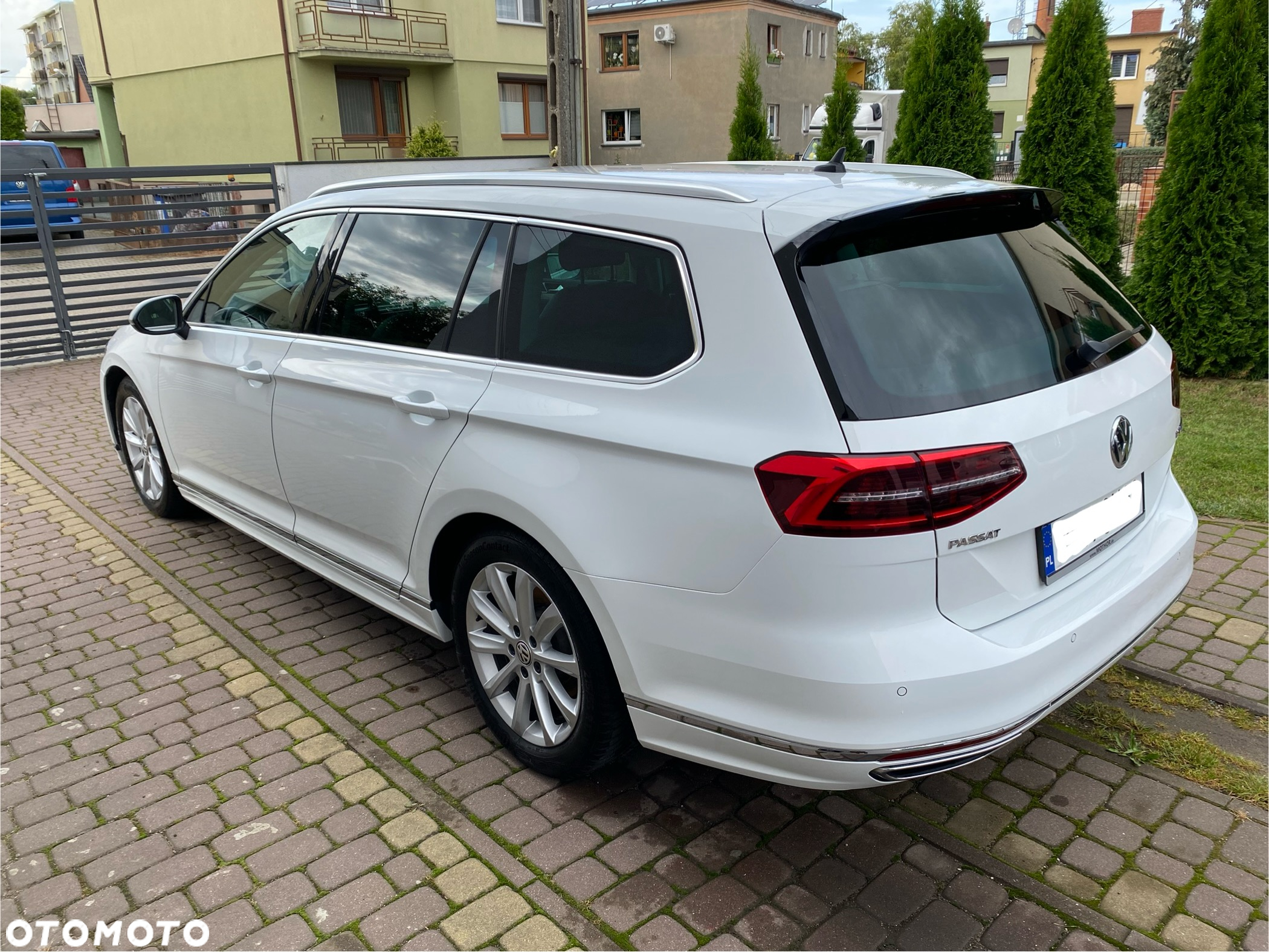 Volkswagen Passat Variant 1.8 TSI (BlueMotion Technology) DSG Highline - 4