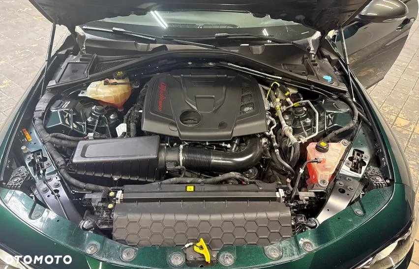 Alfa Romeo Giulia 2.0 Turbo 16V AT8-Q4 Veloce Ti - 7