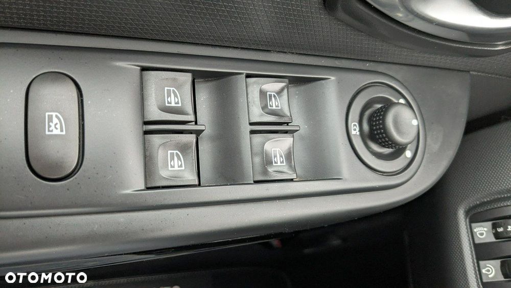 Renault Clio - 31