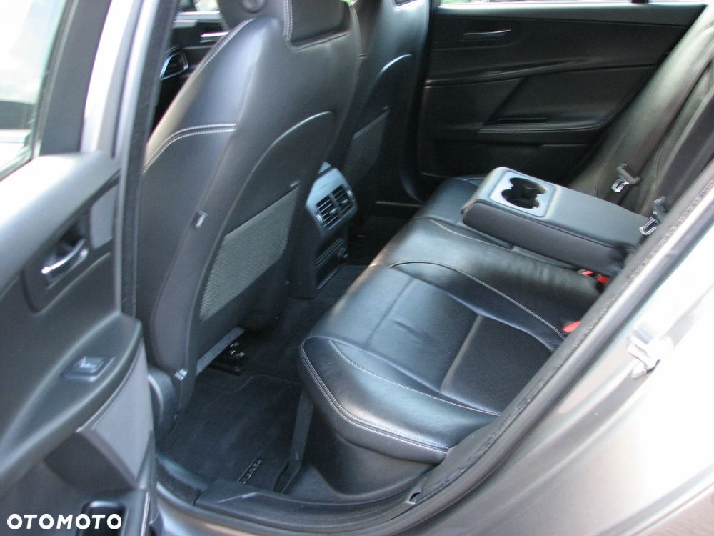 Jaguar XE 20d R-Sport - 15
