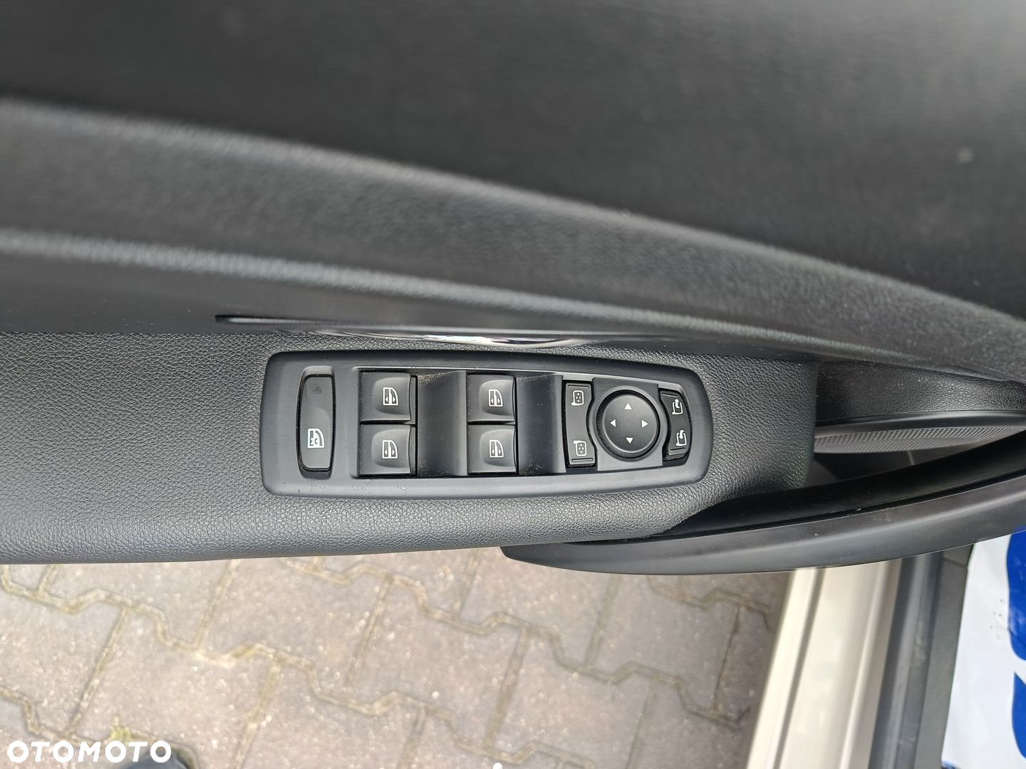Renault Fluence 1.6 16V Intens - 11