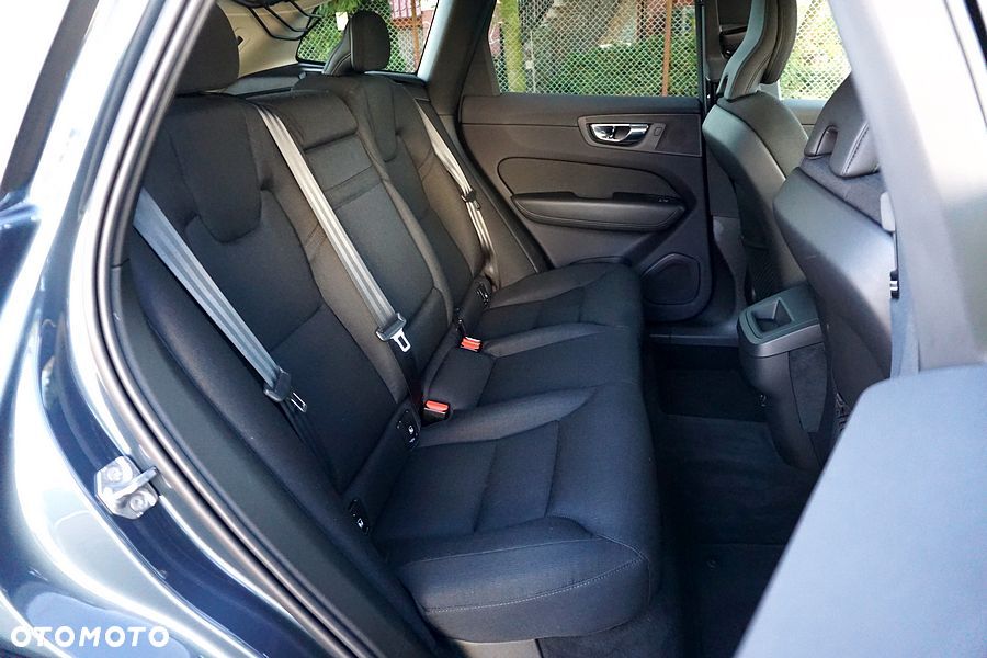 Volvo XC 60 B4 B Geartronic Momentum Pro - 26