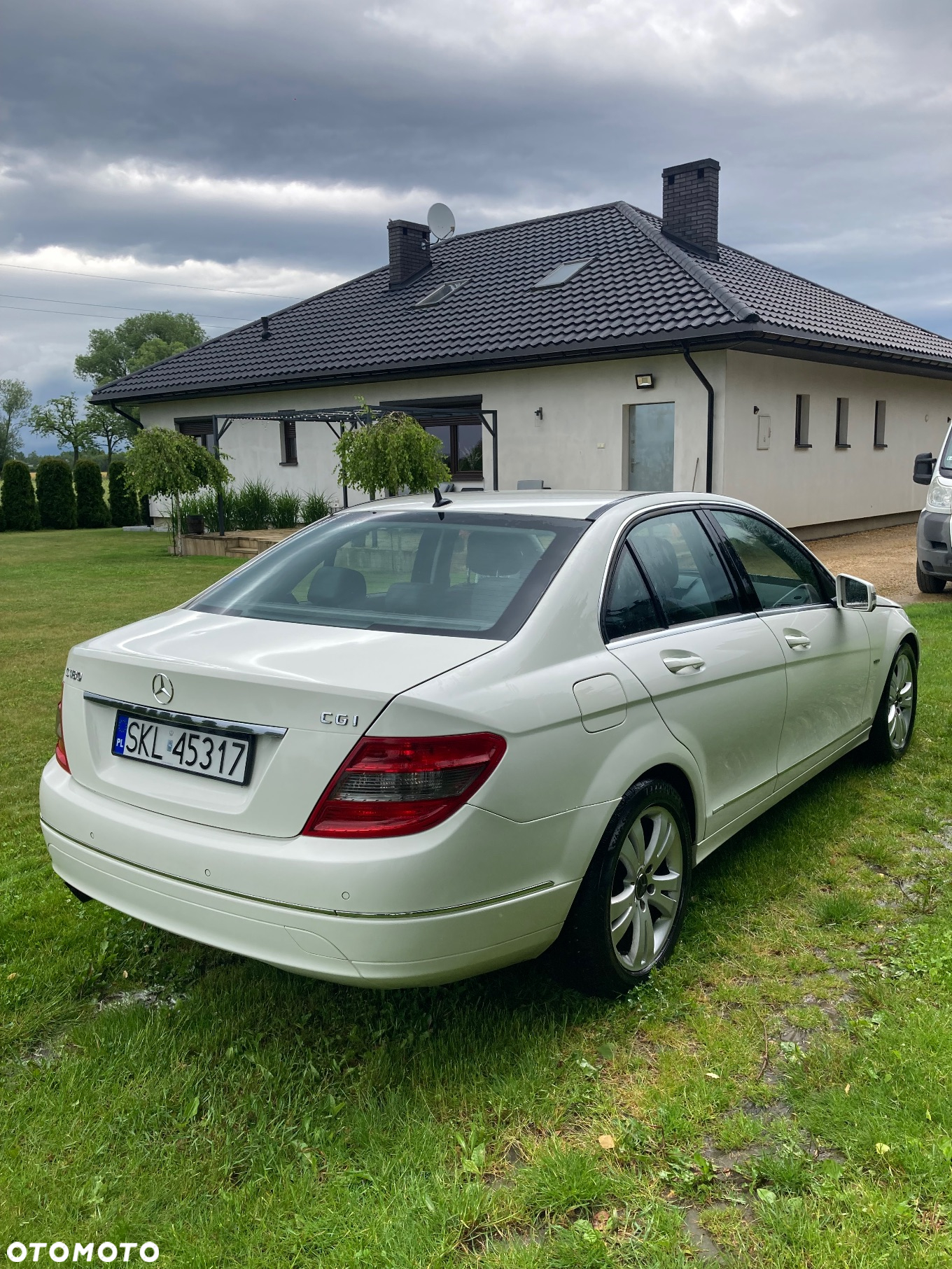 Mercedes-Benz Klasa C 180 CGI BlueEff Avantgarde - 6