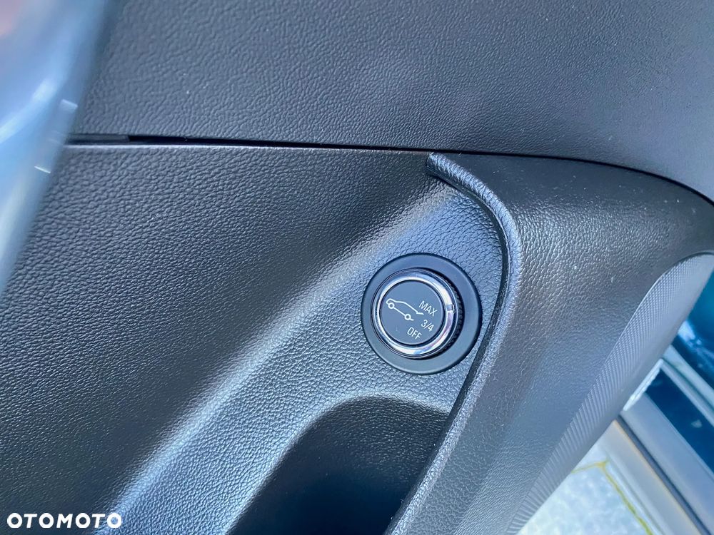 Opel Insignia 2.0 ECOTEC DI Turbo 4x4 Sports Tourer Business Edition - 13