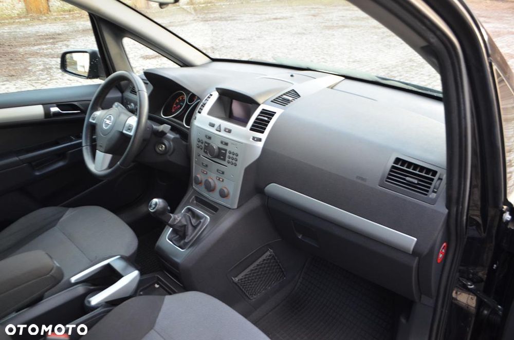 Opel Zafira 1.6 - 25
