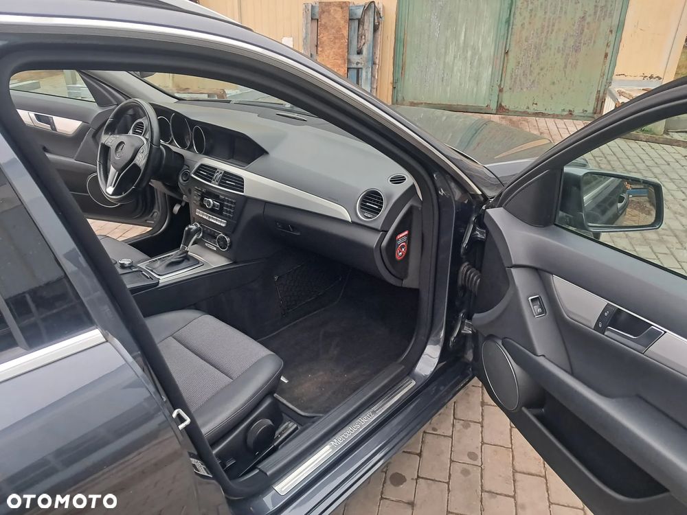 Mercedes-Benz Klasa C 250 CDI DPF 4Matic (BlueEFFICIENCY) 7G-TRONIC - 2