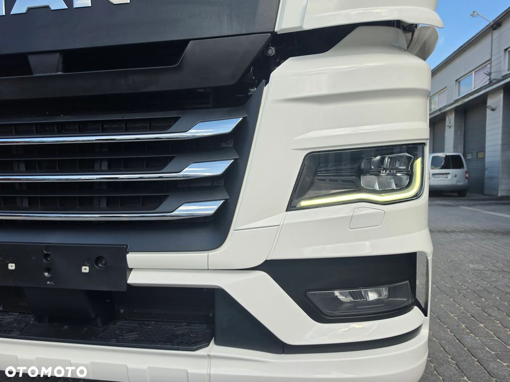 MAN TGX 18.510/ Pierwszy Właściciel /Import Niemcy / Zadbany /Euro 6/ Sobofer / Spojlery miedzy osiowe / 4 poduszki z tyłu / 2 komplety kluczy / - 5