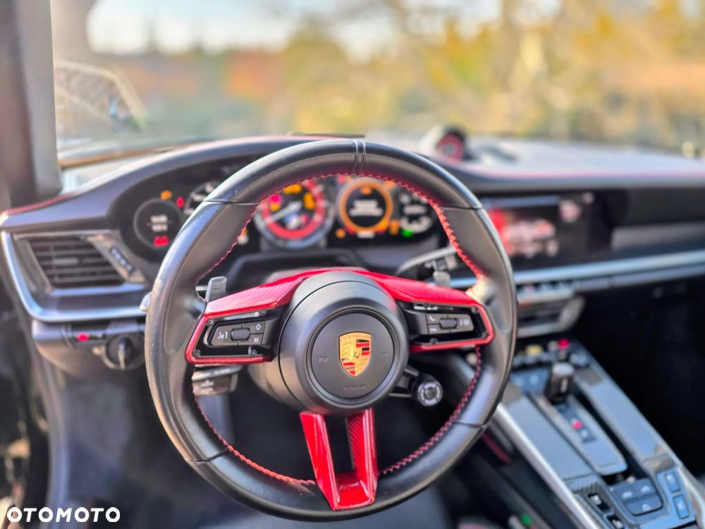 Porsche 911 Carrera 4S - 27