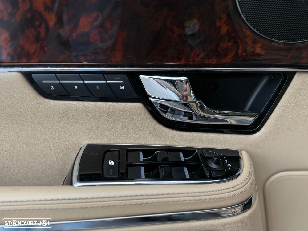 Jaguar XJ 3.0 D V6 Premium Luxury - 14