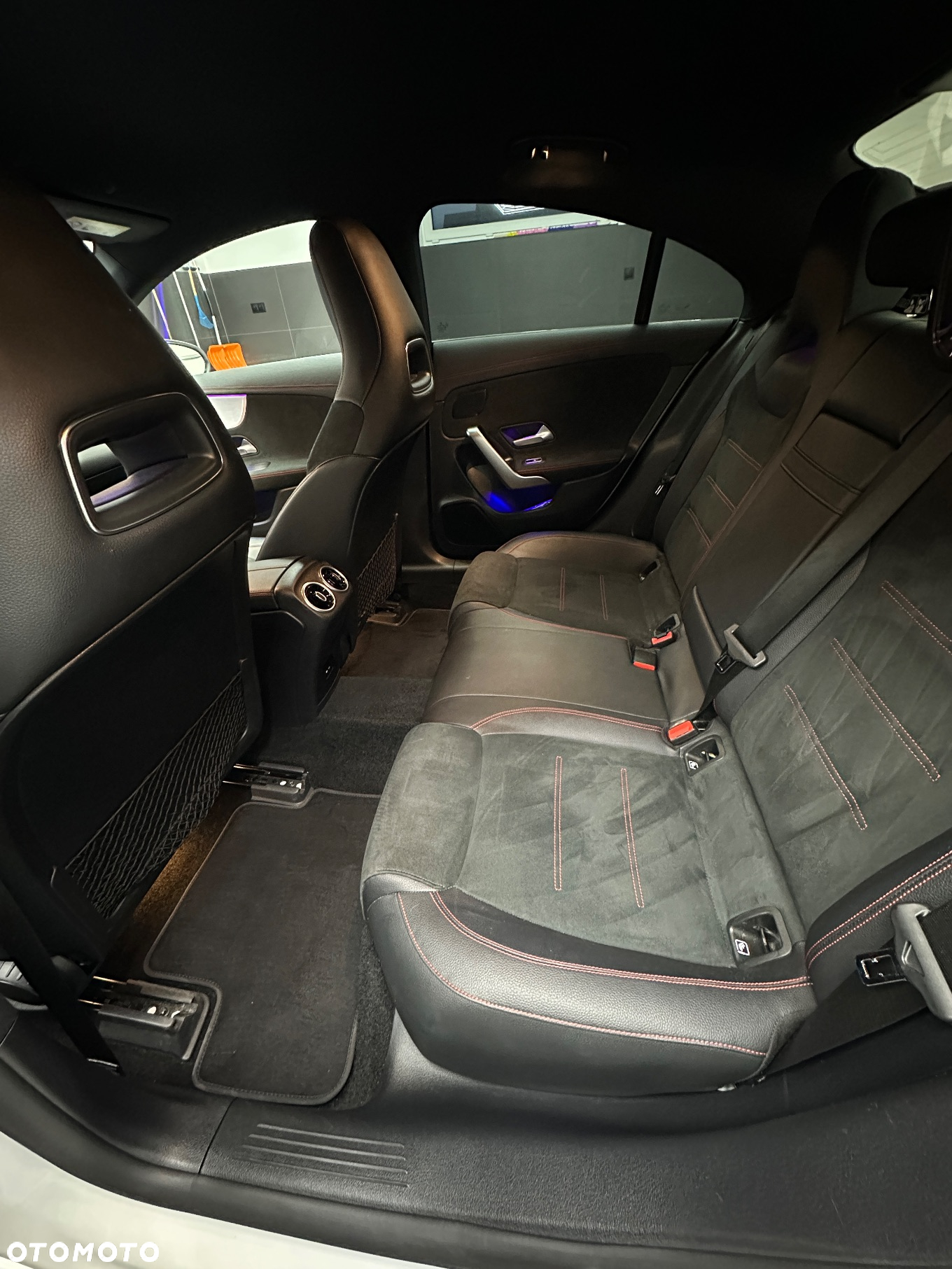 Mercedes-Benz CLA - 12