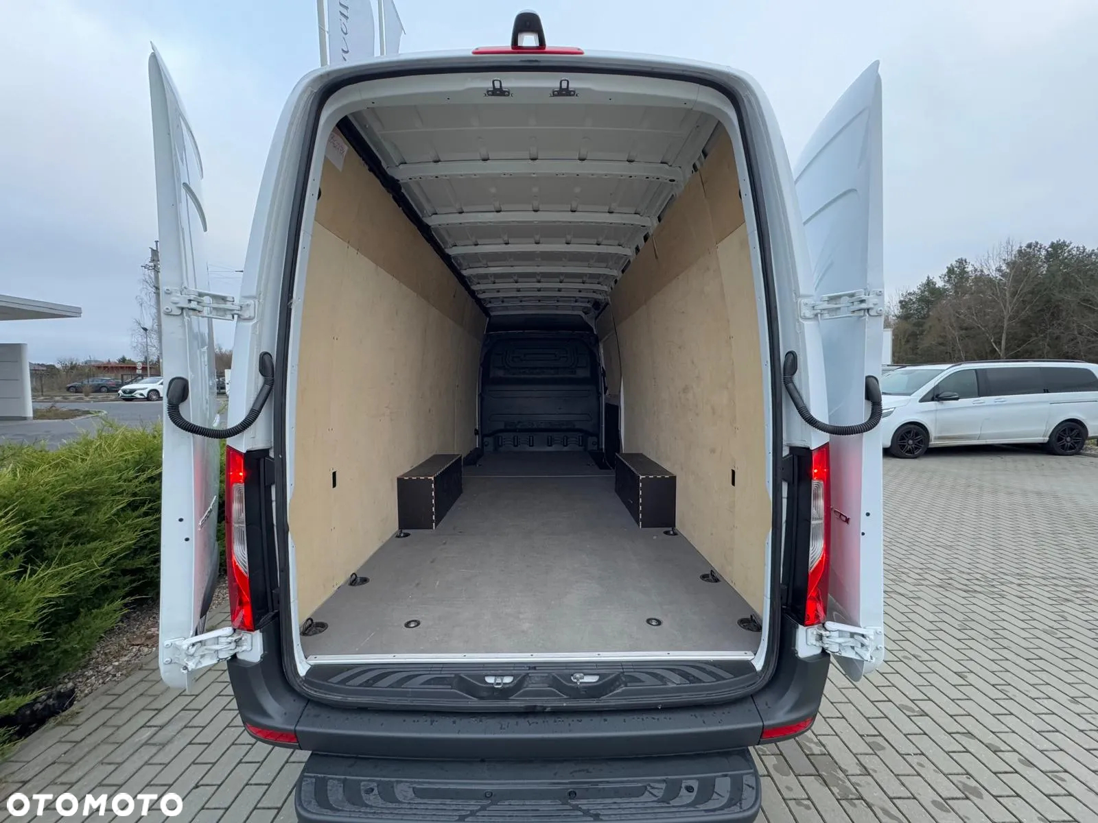 Mercedes-Benz SPRINTER - 12