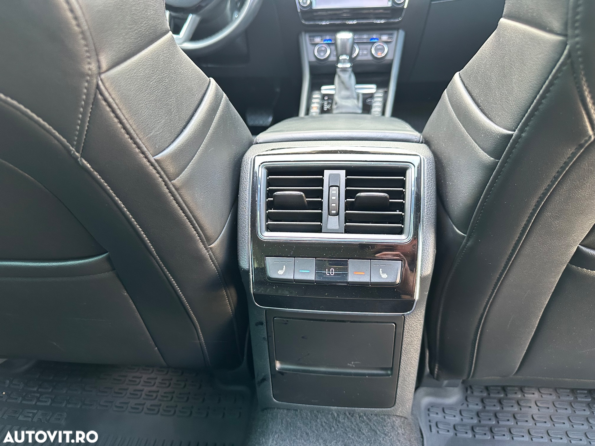 Skoda Superb 2.0 TDI DSG Style - 8