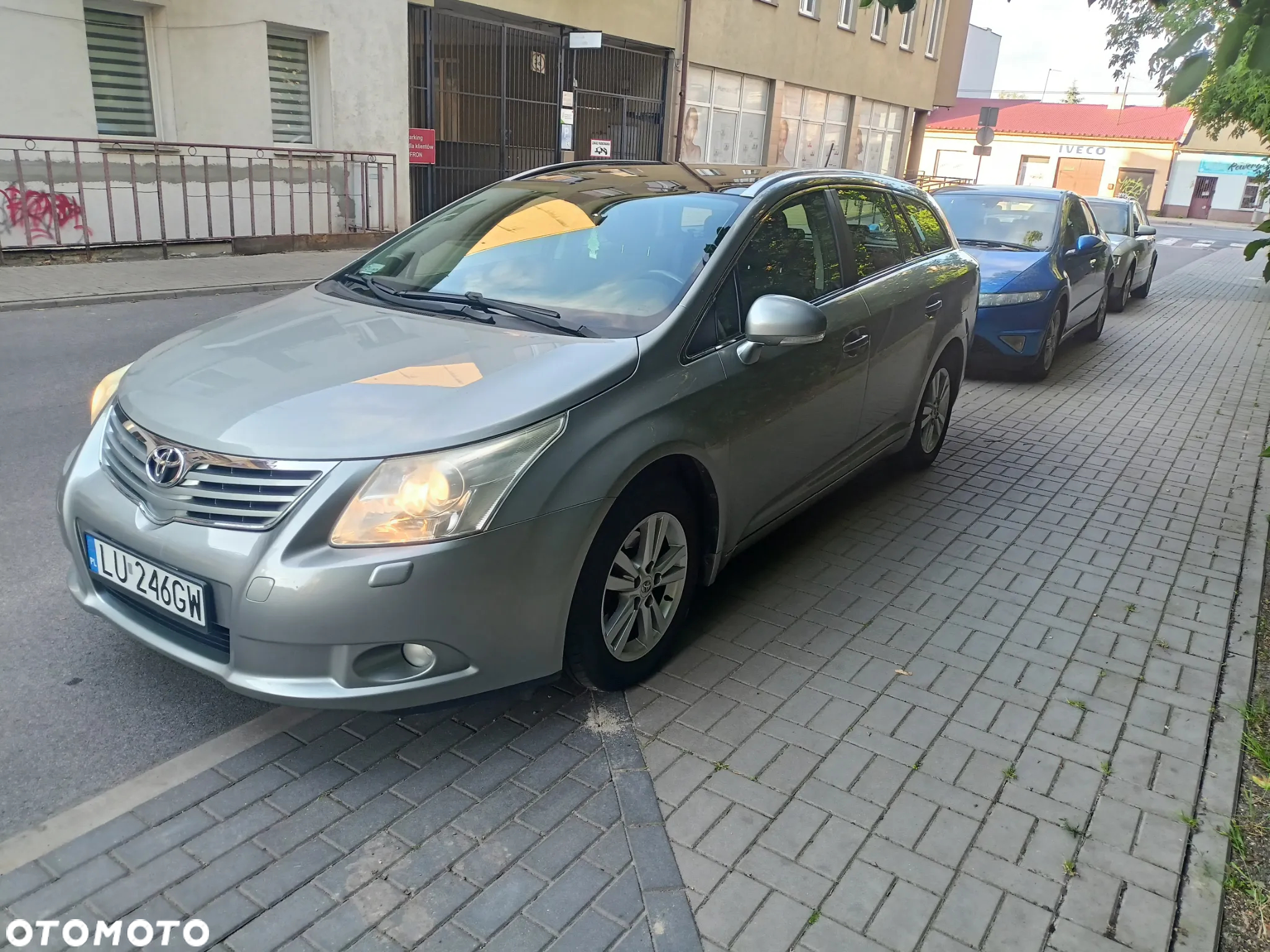Toyota Avensis 1.8 Premium - 4