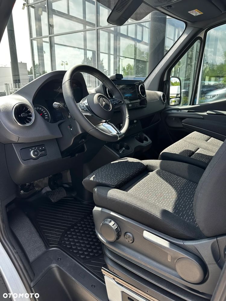 Mercedes-Benz Sprinter - 18